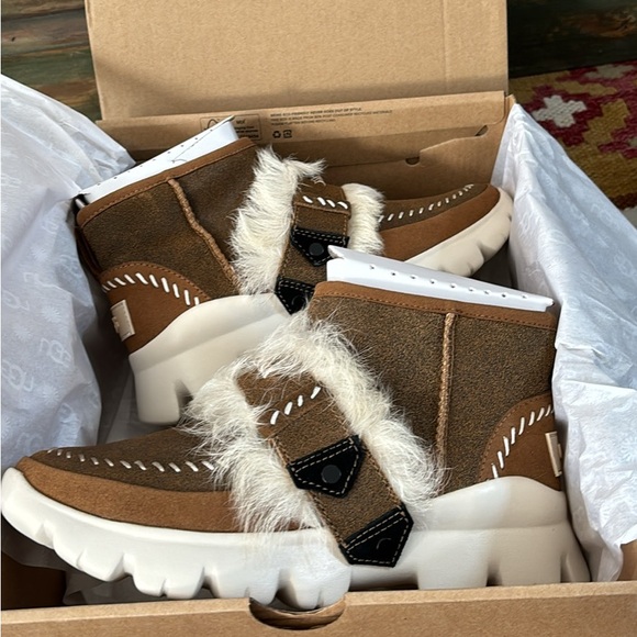 FIRM! UGG Fluff Punk UGGPure & Lamb Fur Suede Ankle Boots Chestnut Brown US 5 - Picture 1 of 8